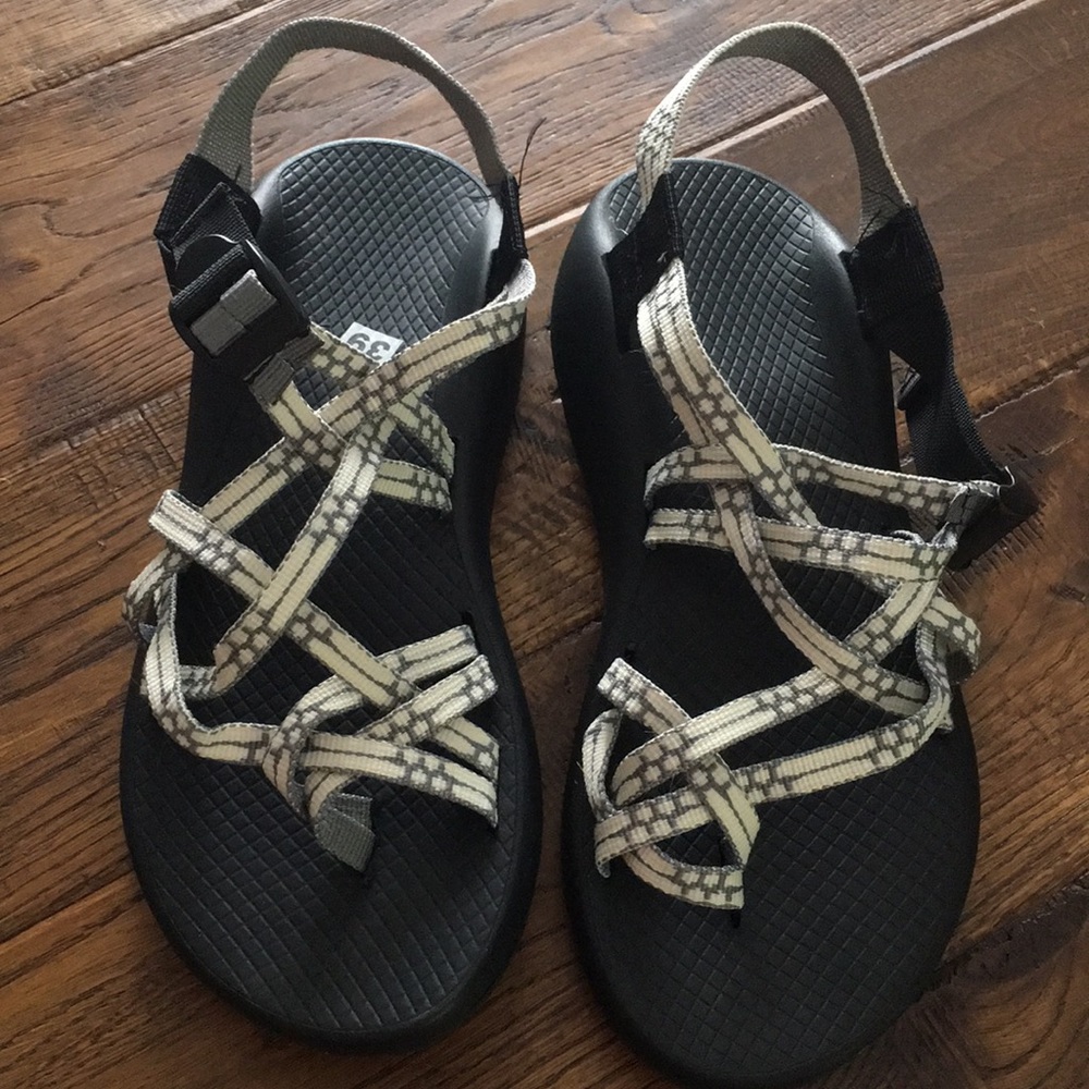 Chacos size 39/9